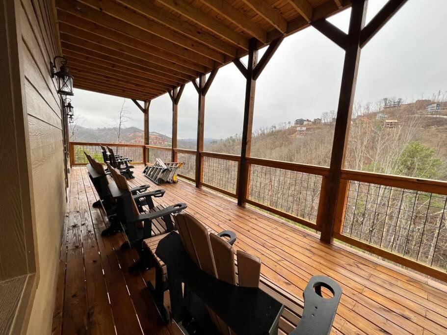 * * 4 Master Bedrooms, Views, Theater, Arcade, Evc Gatlinburg Exteriör bild