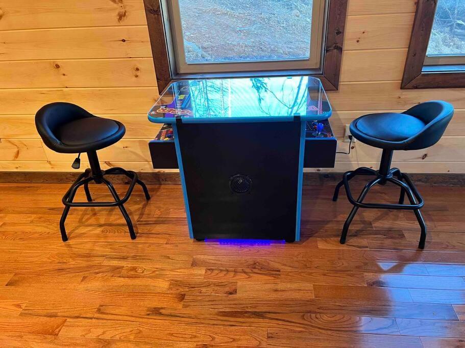 * * 4 Master Bedrooms, Views, Theater, Arcade, Evc Gatlinburg Exteriör bild