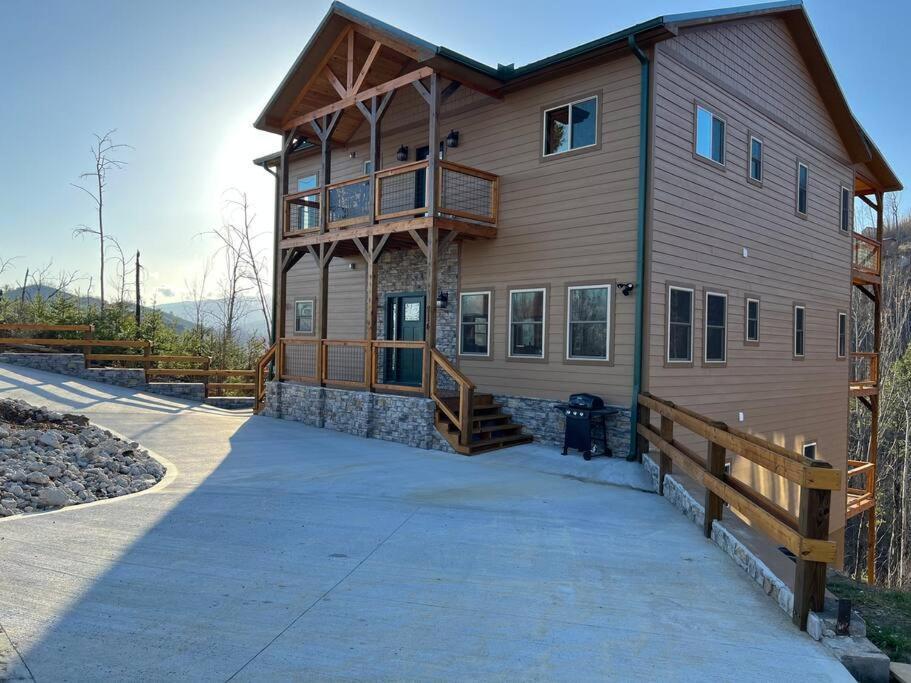* * 4 Master Bedrooms, Views, Theater, Arcade, Evc Gatlinburg Exteriör bild