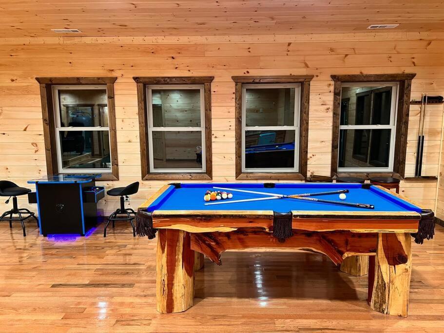 * * 4 Master Bedrooms, Views, Theater, Arcade, Evc Gatlinburg Exteriör bild