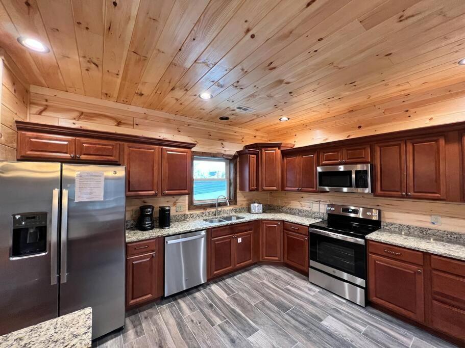 * * 4 Master Bedrooms, Views, Theater, Arcade, Evc Gatlinburg Exteriör bild