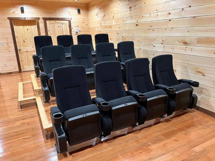 * * 4 Master Bedrooms, Views, Theater, Arcade, Evc Gatlinburg Exteriör bild