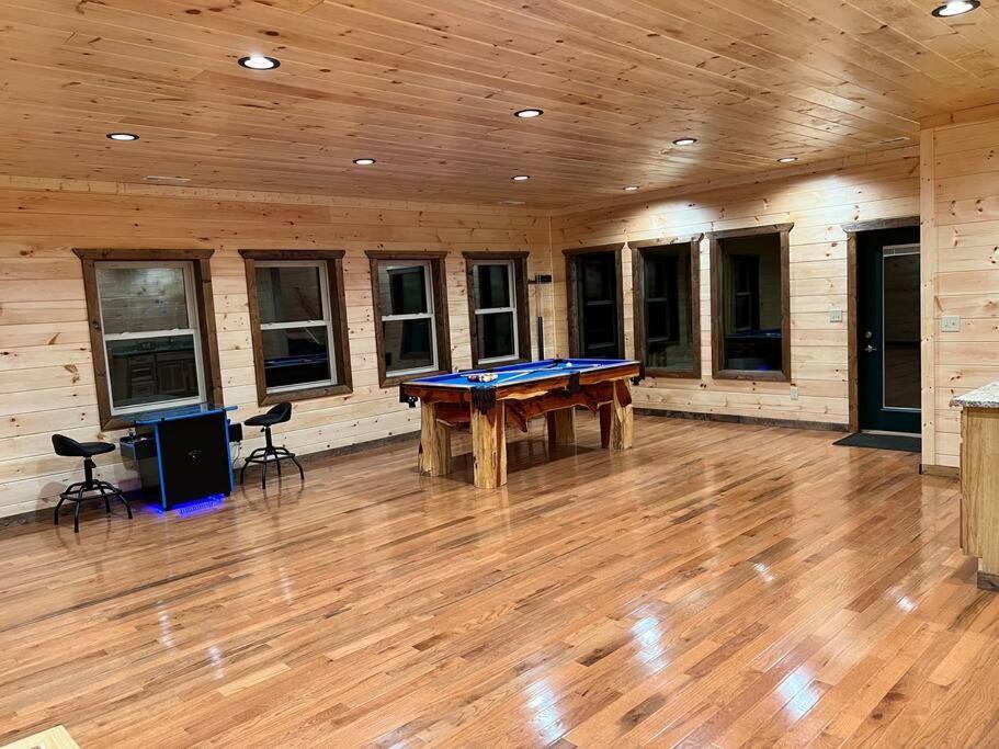 * * 4 Master Bedrooms, Views, Theater, Arcade, Evc Gatlinburg Exteriör bild