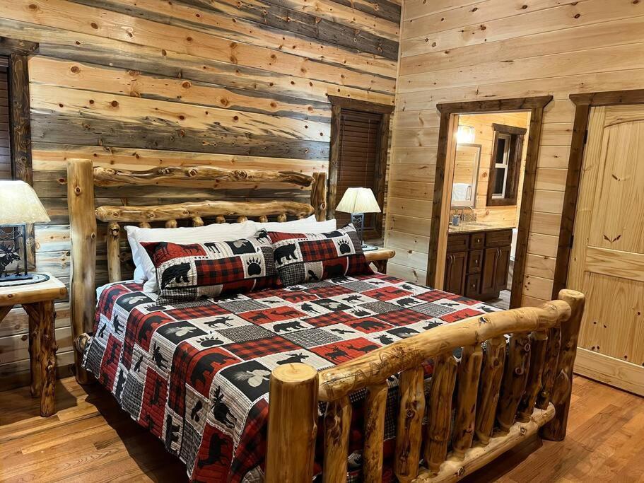 * * 4 Master Bedrooms, Views, Theater, Arcade, Evc Gatlinburg Exteriör bild