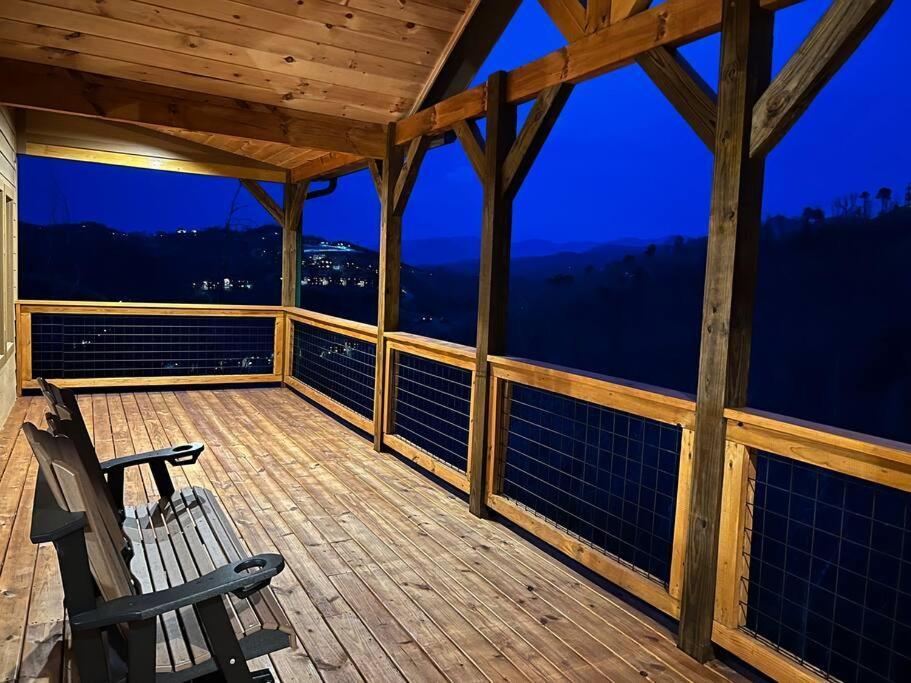 * * 4 Master Bedrooms, Views, Theater, Arcade, Evc Gatlinburg Exteriör bild